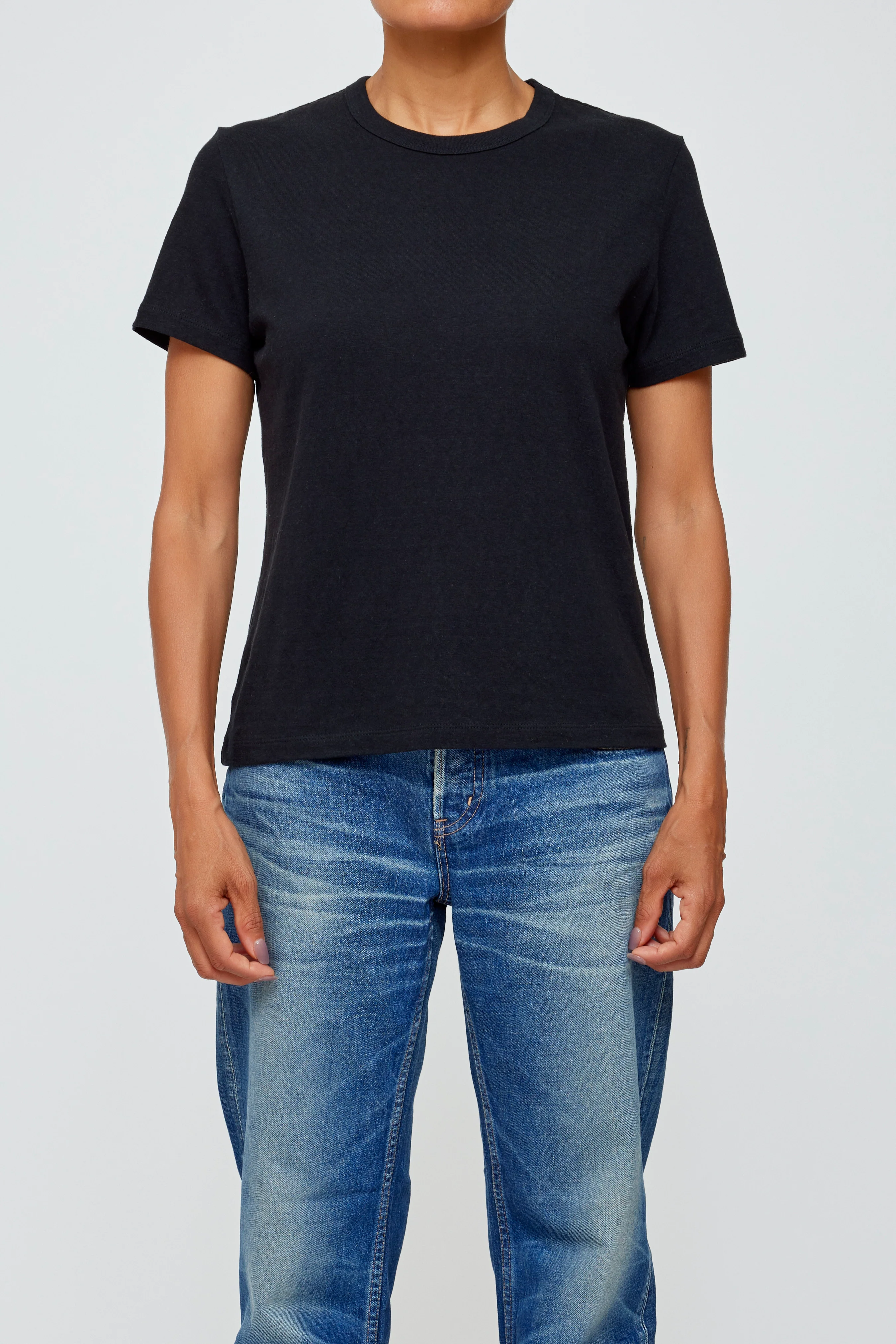 BASIC TEE