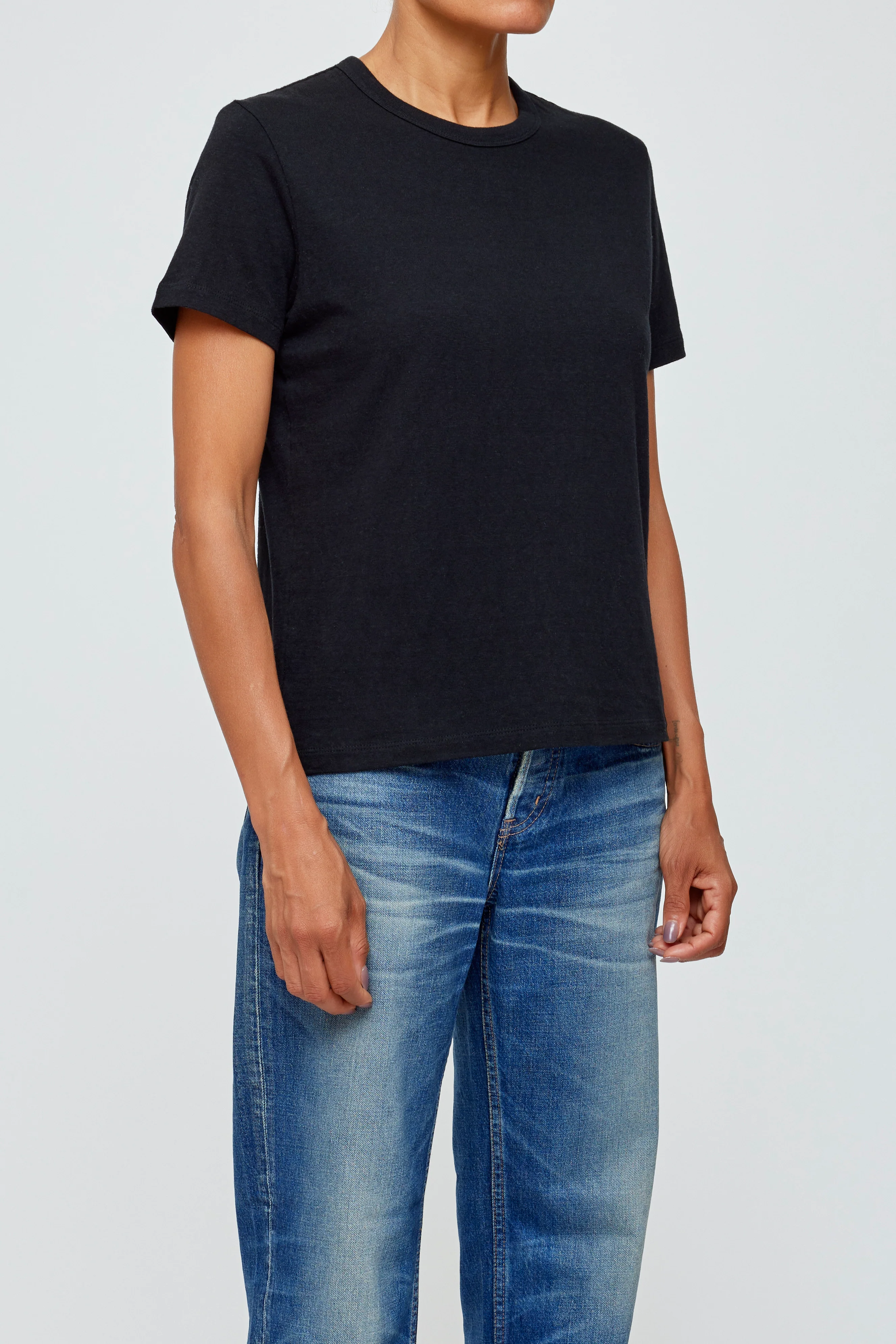 BASIC TEE - Image 4