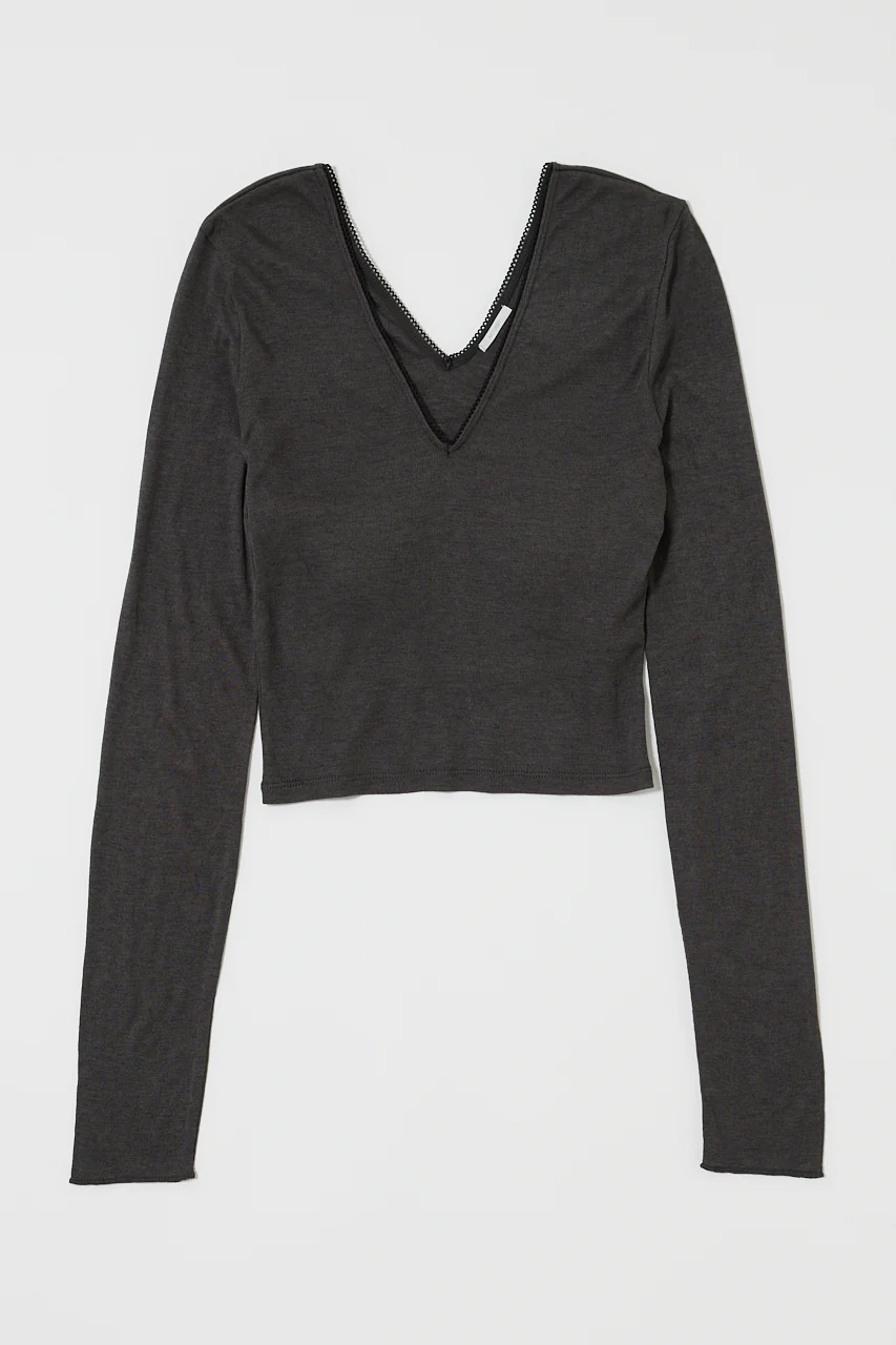 DEEP V CUP LONG SLEEVE TEE