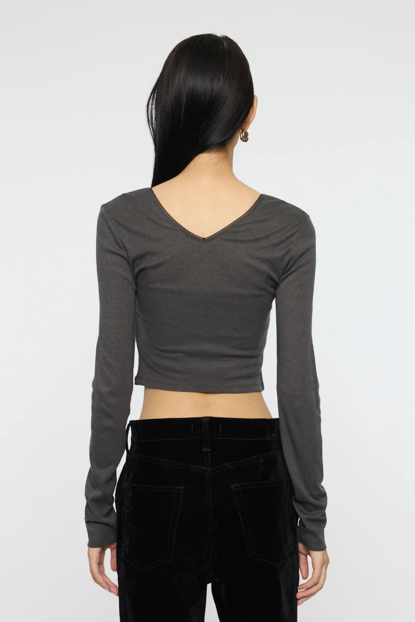 DEEP V CUP LONG SLEEVE TEE - Image 4