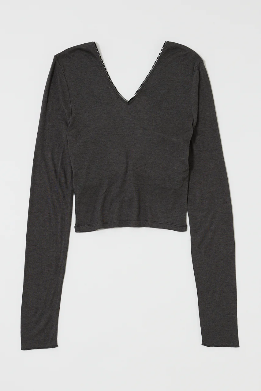 DEEP V CUP LONG SLEEVE TEE - Image 5