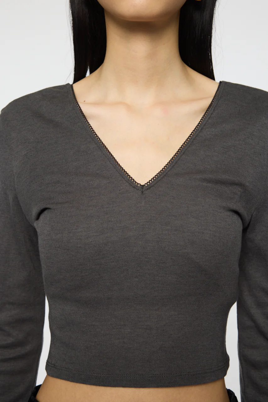 DEEP V CUP LONG SLEEVE TEE - Image 6