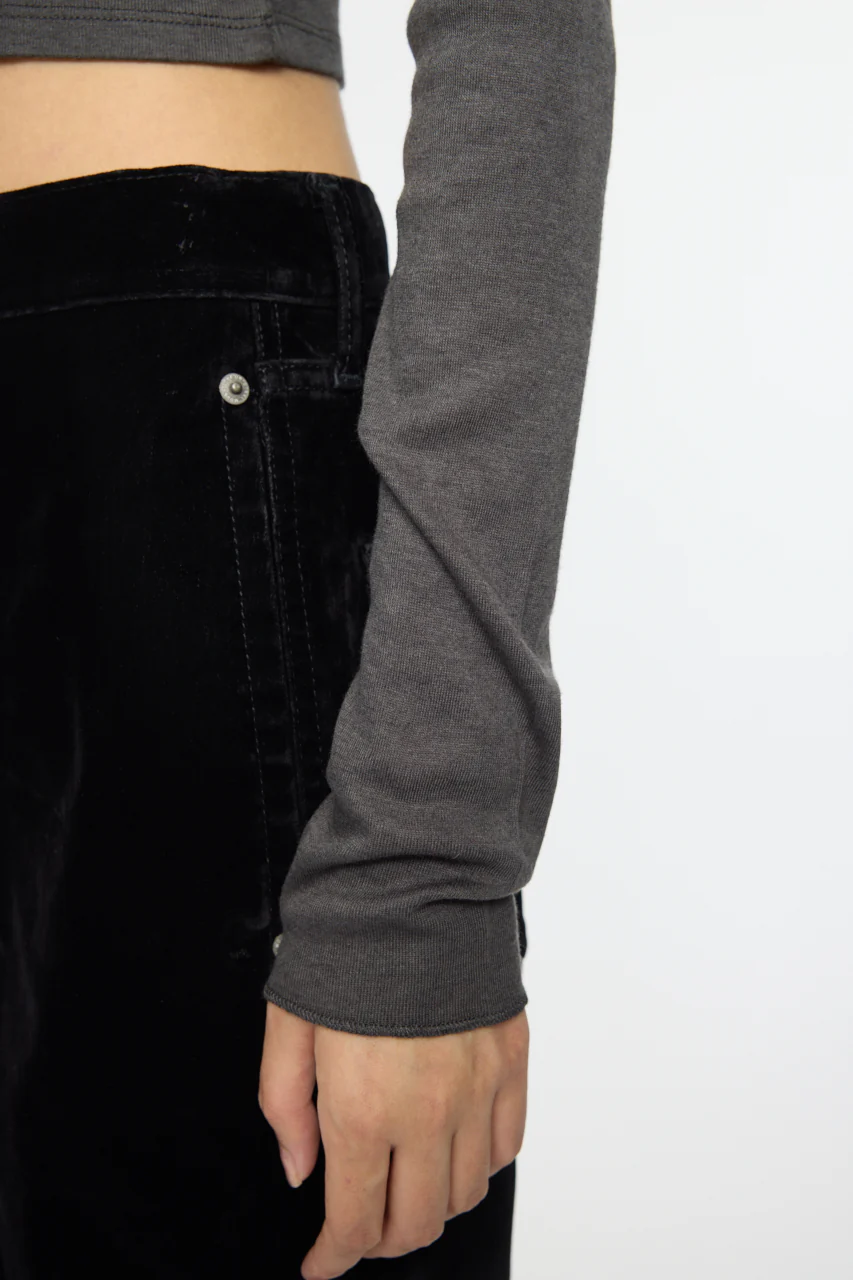 DEEP V CUP LONG SLEEVE TEE - Image 7