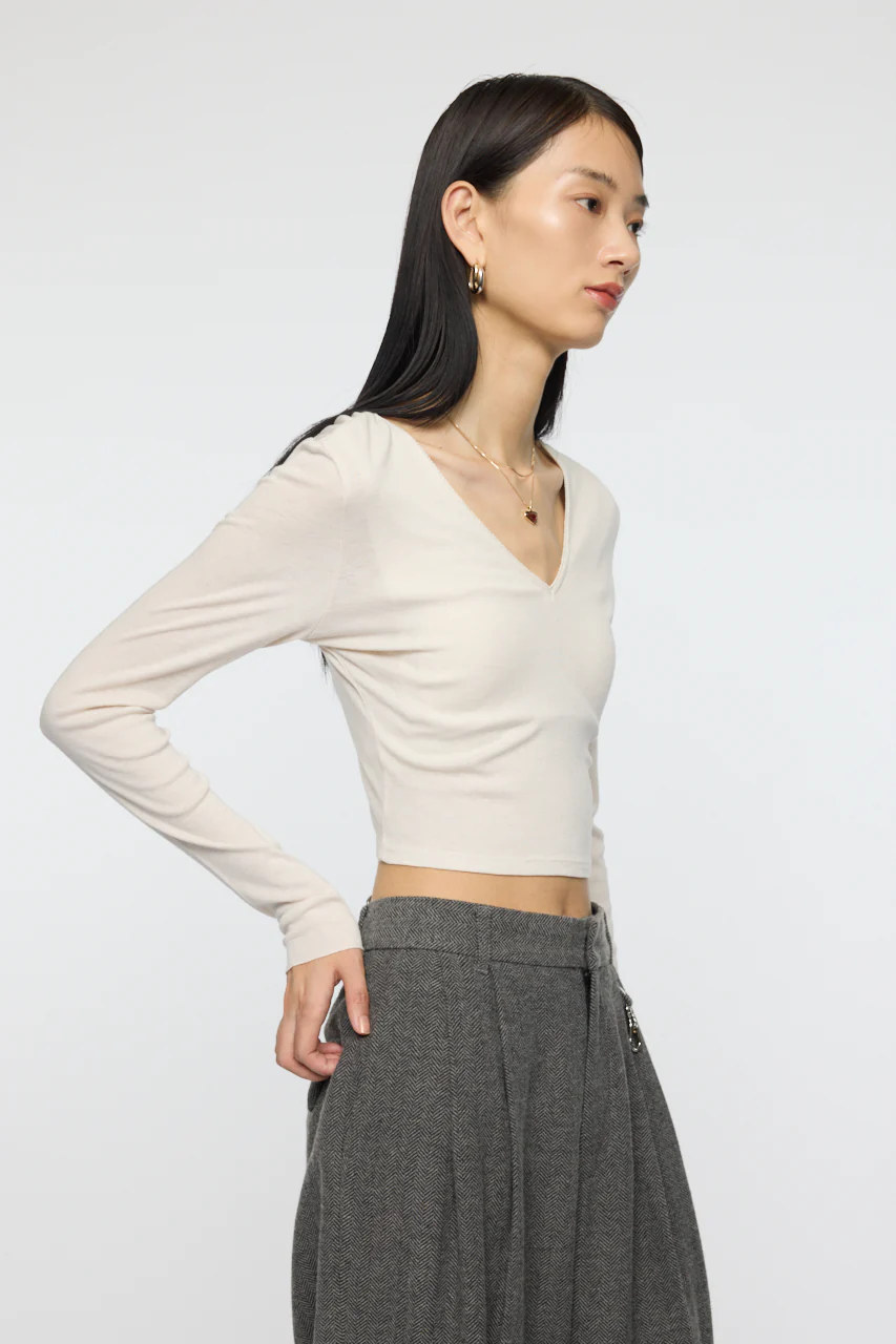 DEEP V CUP LONG SLEEVE TEE - Image 3