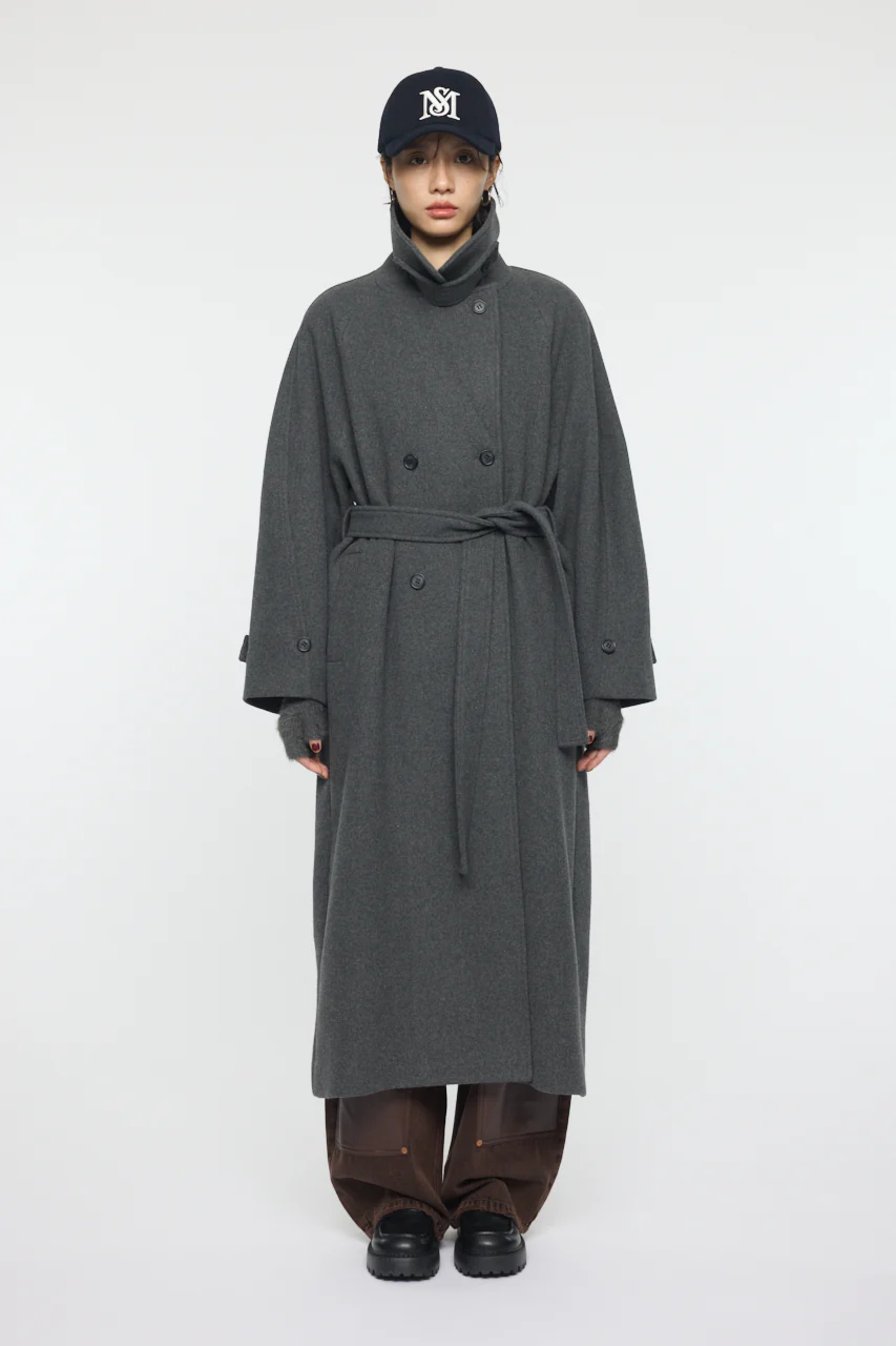 FORM SLEEVE LONG COAT - Image 2