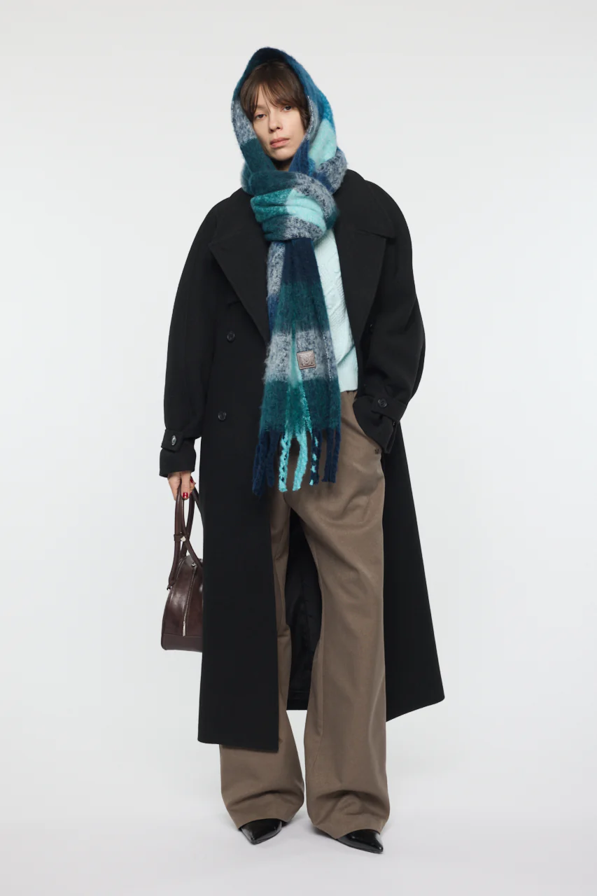 FORM SLEEVE LONG COAT - Image 3