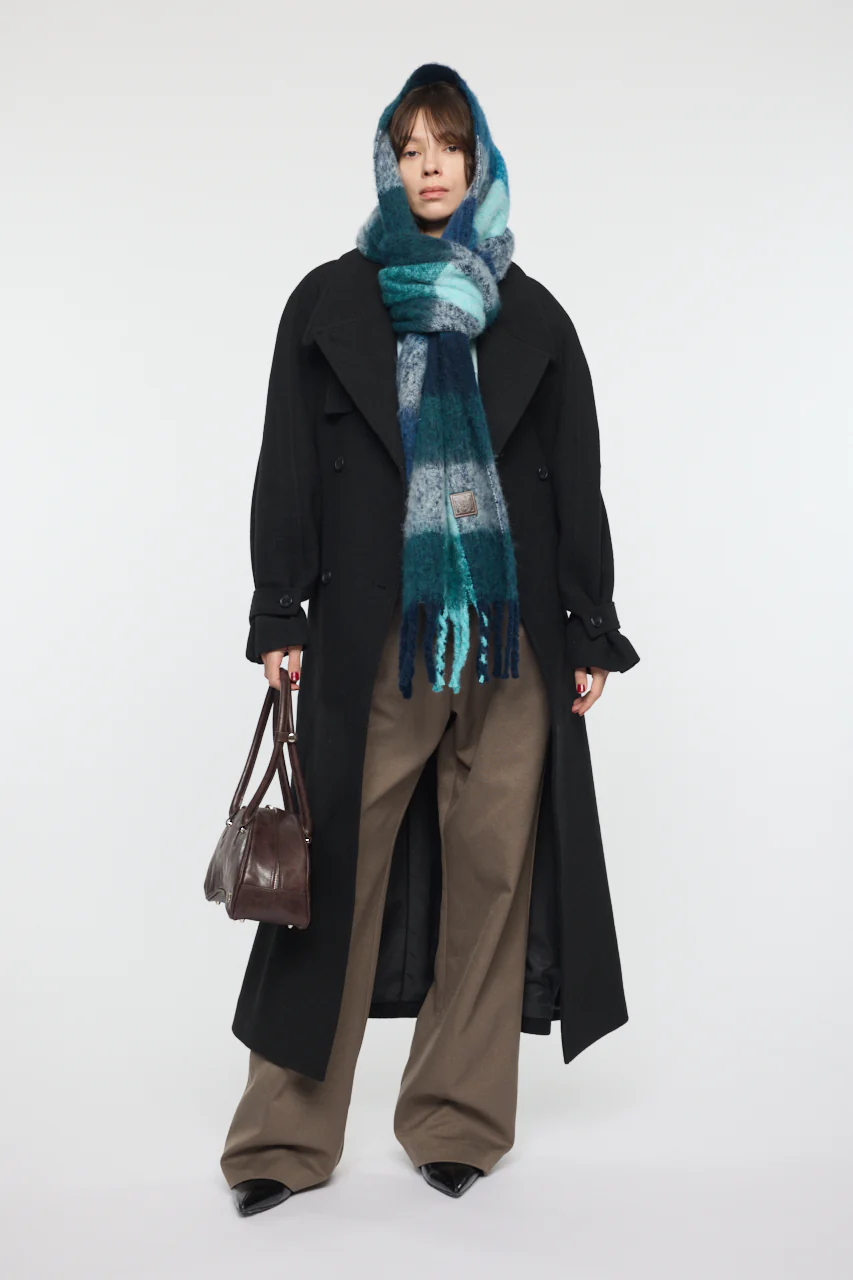 FORM SLEEVE LONG COAT - Image 4